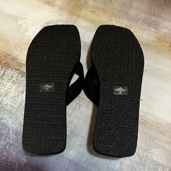 NWOT GUESS Black and Gold Wedge Sandals - Picture 4 of 5